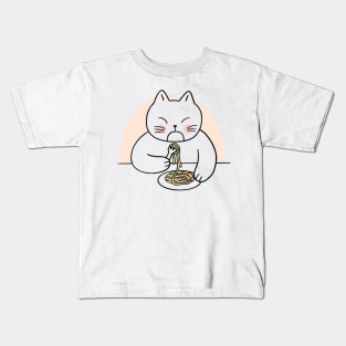 Cat eating spaghetti Kids T-Shirt